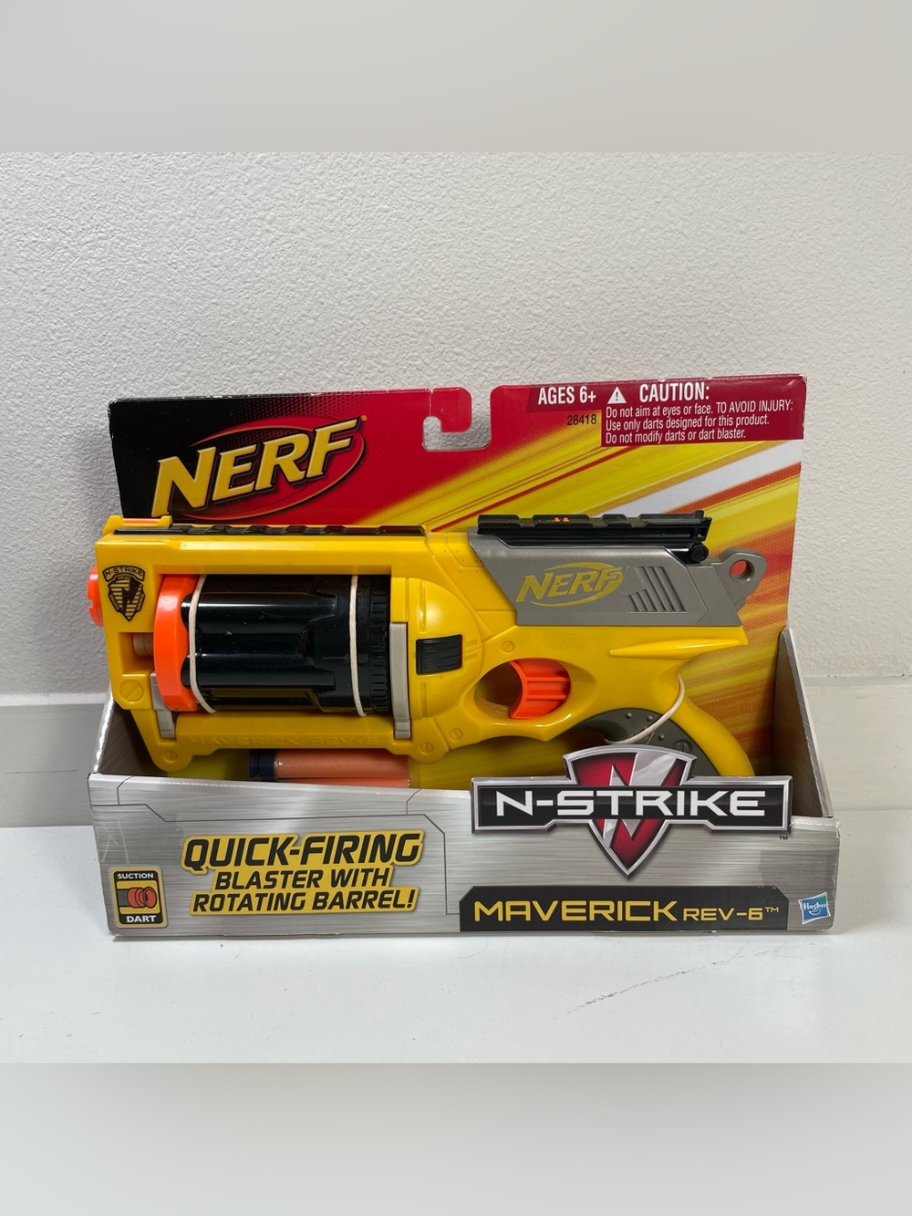 NEW Nerf N-Strike Maverick REV-6 Blaster Complete with 6 Suction Darts ~ SEALED